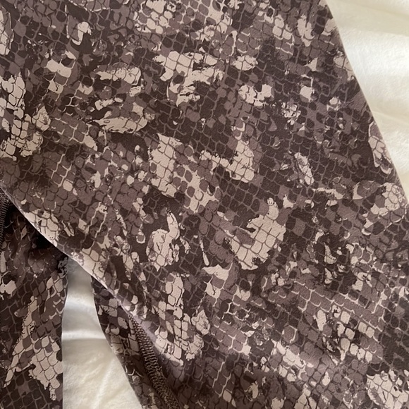 Lululemon Wunder Train High Rise 25” Leggings - Picture 3 of 3